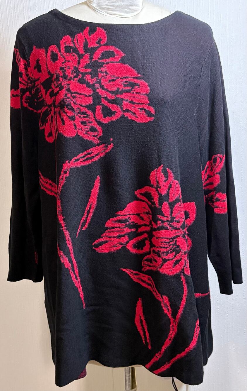 Chico’s Size 4 XXL Boatneck Black Red Floral Knit Long Length Sweater NWT